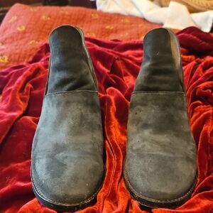 Eileen Fisher Women's Green Suede Slip On Ankle Boots